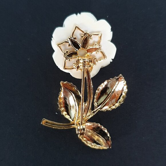 Exquisite Vintage Hand-Carved Bone White Gold Tone Rose Brooch - Picture 4 of 11